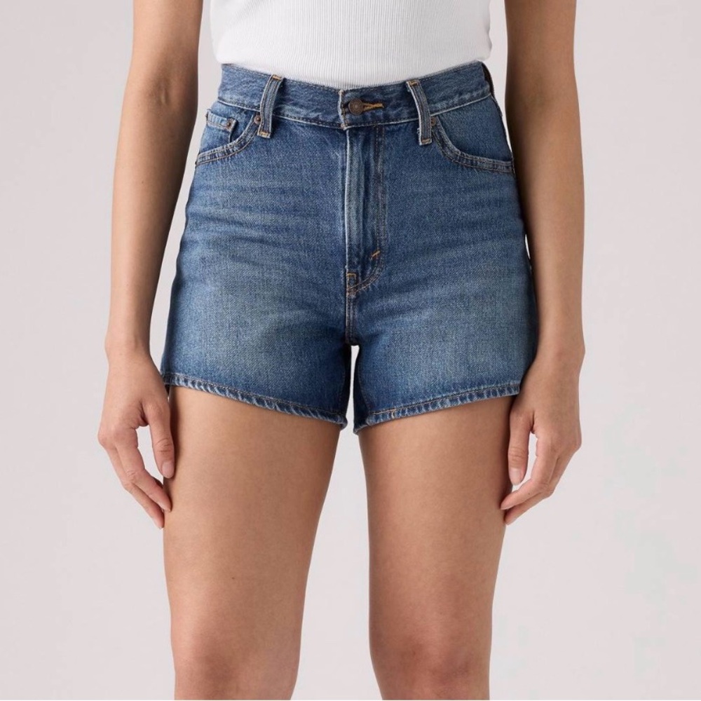 Levi’s 80s Mom Shorts